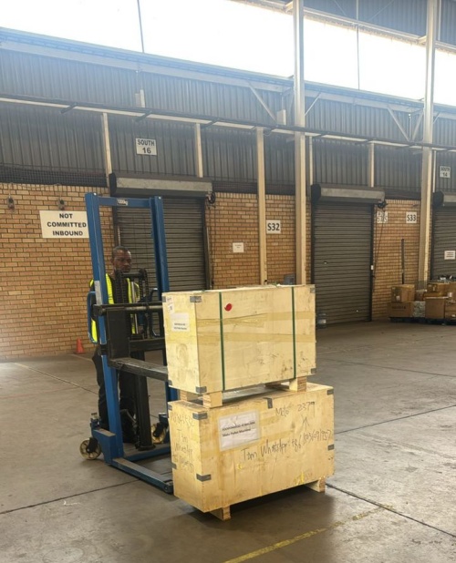 Agent Collect Pellt and Chaff cutter machine from SA warehouse Agent Collect Pellt and Chaff cutter machine from SA warehouse