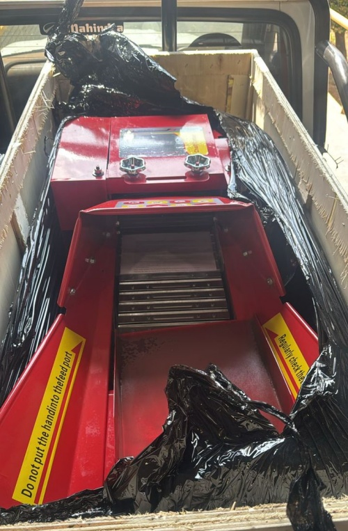Agent Collect Pellt and Chaff cutter machine from SA warehouse Agent Collect Pellt and Chaff cutter machine from SA warehouse