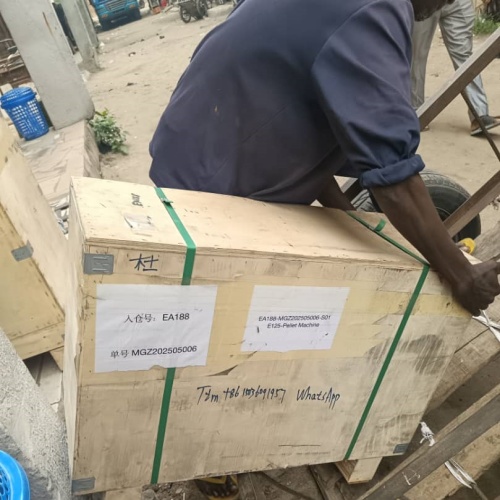 Nigeria customer collect diesel and electric feed pellet machine from lagos warehouse Nigeria customer collect diesel and electric feed pellet machine from lagos warehouse