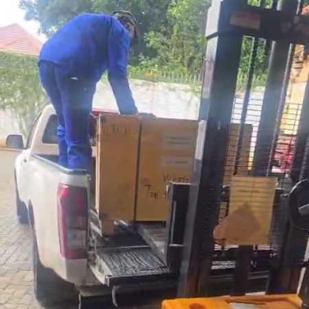 Customers Collected Electric Feed Pellet Machine From South Africa Warehouse