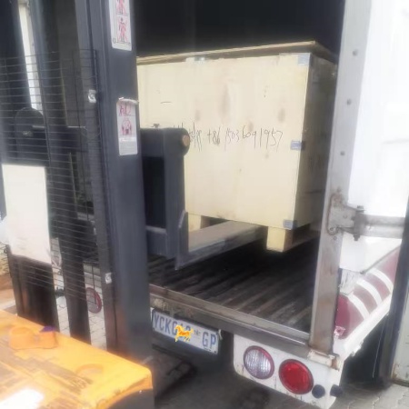 Clients Collected Electric Pulping Machine From South Africa Warehouse