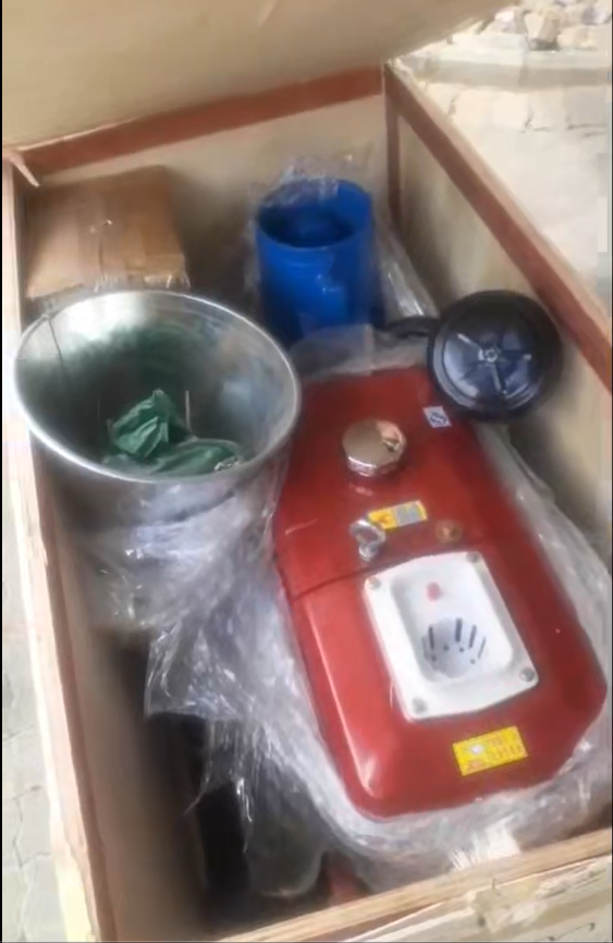 Clients Collected Diesel Animals Feed Pellet Machine From South Africa Warehouse Clients Collected Diesel Animals Feed Pellet Machine From South Africa Warehouse