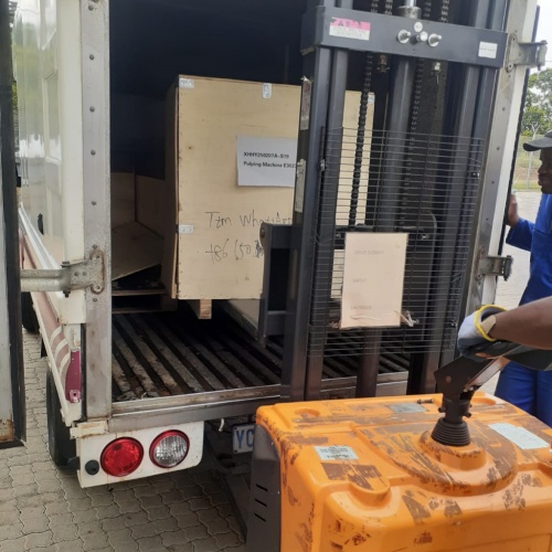 Clients Collected Electric Pulping Machine From South Africa Warehouse