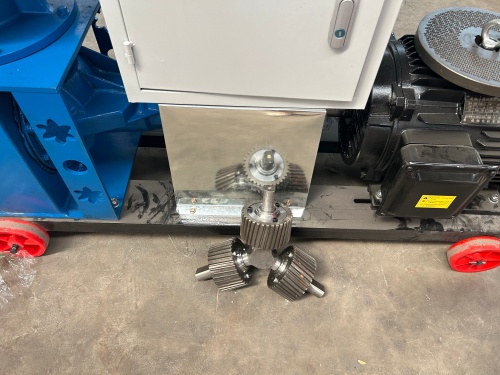 Electric 260 Feed Pellet Machine with Cabinet