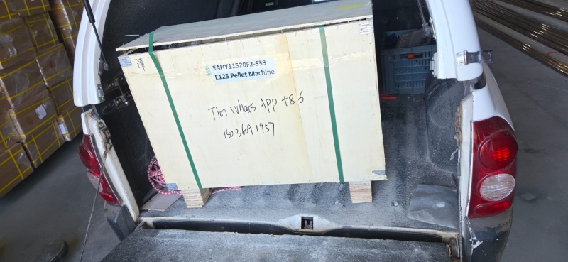 South Africa client picked up electric feed pellet machine from Johannesburg warehouse on 4th Aug. South Africa client picked up electric feed pellet machine from Johannesburg warehouse on 4th Aug.