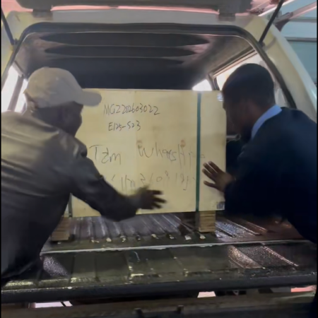 Zimbabwe client picked up electric feed pellet machine from Harare warehouse on 17th Aug. Zimbabwe client picked up electric feed pellet machine from Harare warehouse on 17th Aug.